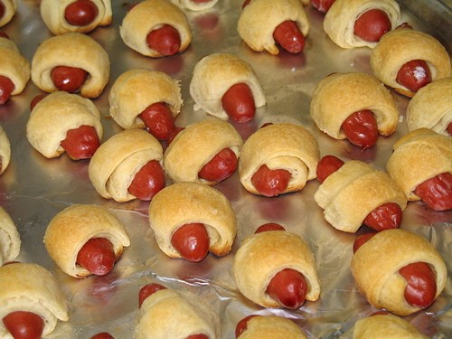 Kid_Recepies_Pigs_in_a_Blanket.jpg