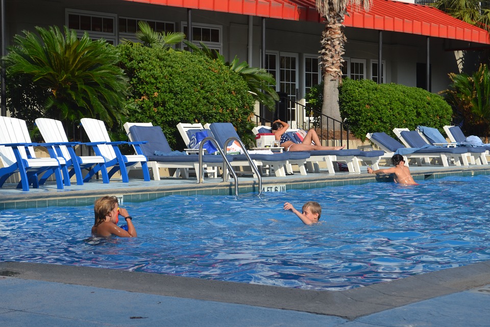 pool-929104_960_720