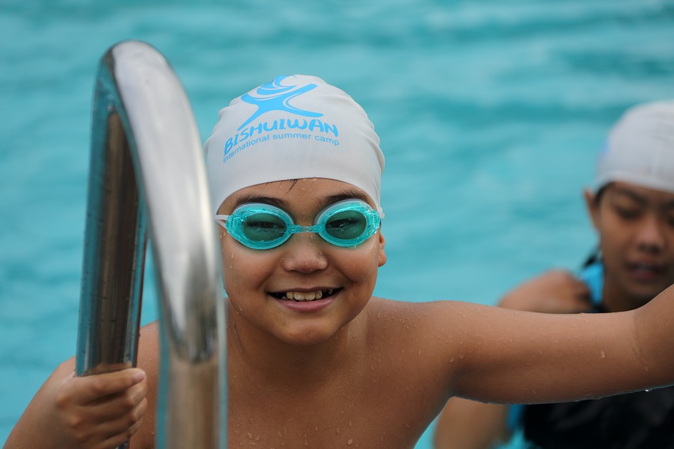 Swimming caps for kids best sale near me