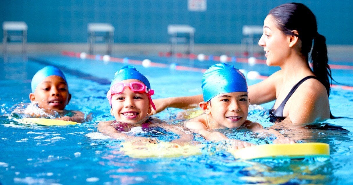 Group vs. Private Swim Lessons for Kids